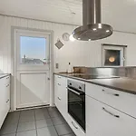 Spacious And Well Furnished Pool House - Sj170 Harboor