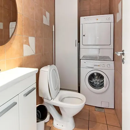 Spacious And Well Furnished Pool House - Sj170 Holiday home *