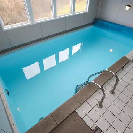 Spacious And Well Furnished Pool House - Sj170