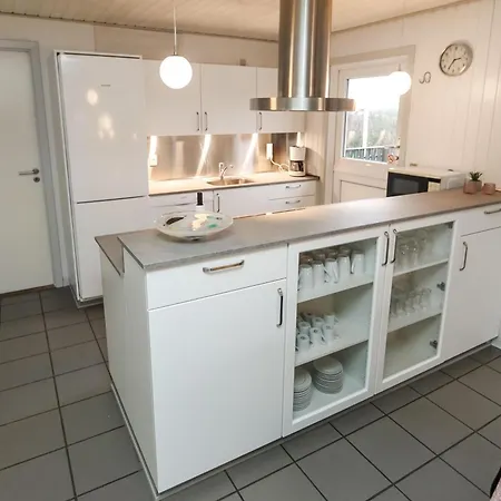 Spacious And Well Furnished Pool House - Sj170 * Harboor