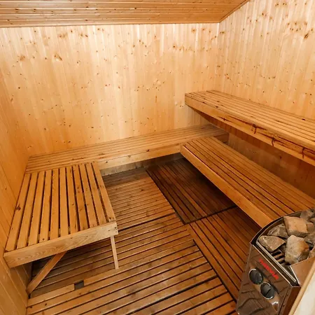 Spacious And Well Furnished Pool House - Sj170 Holiday home