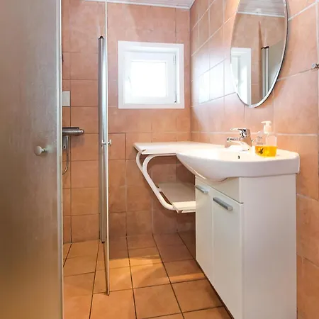 Holiday home Spacious And Well Furnished Pool House - Sj170 *