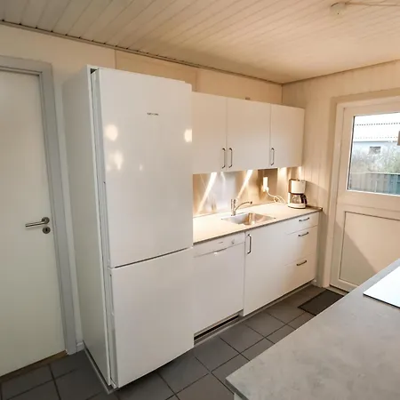 Spacious And Well Furnished Pool House - Sj170