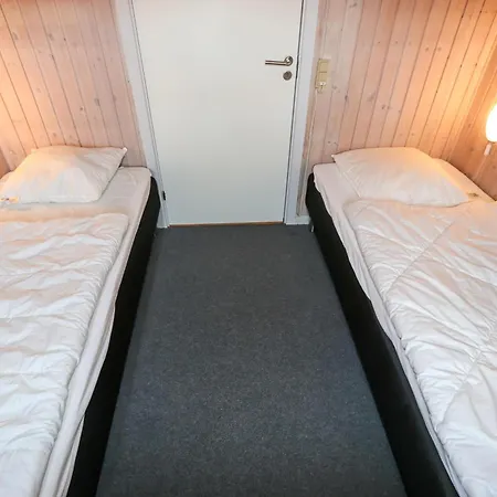 Spacious And Well Furnished Pool House - Sj170 Harboor