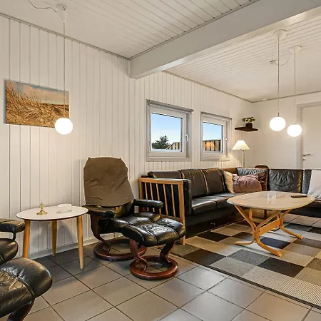 Spacious And Well Furnished Pool House - Sj170 *