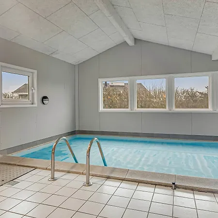 Spacious And Well Furnished Pool House - Sj170 הרבור
