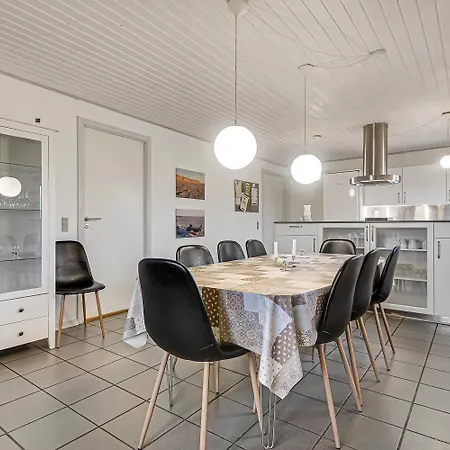 בית נופש Spacious And Well Furnished Pool House - Sj170 *
