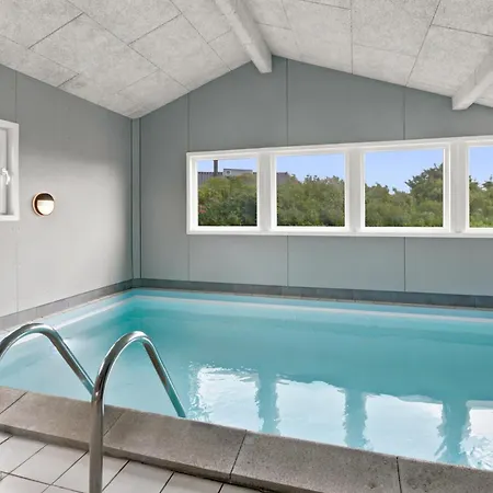 Spacious And Well Furnished Pool House - Sj170 Feriehus Harboør