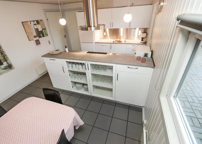 Дом отдыха Spacious And Well Furnished Pool House - Sj170 Harboor