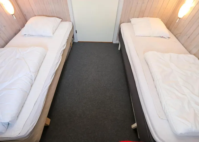 Дом отдыха Spacious And Well Furnished Pool House - Sj170