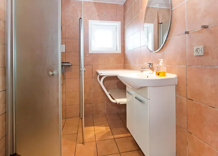 Дом отдыха Spacious And Well Furnished Pool House - Sj170 *